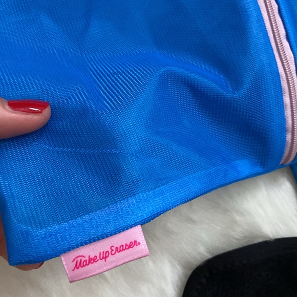 🆕 Makeup eraser cloths with mesh bag - Picture 6 of 6
